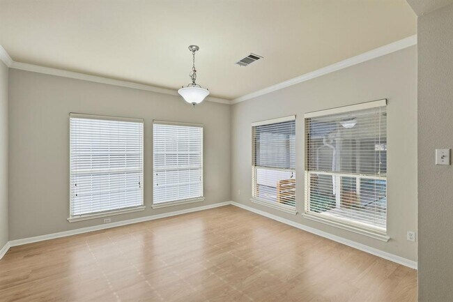 Building Photo - 2913 Winchester Dr