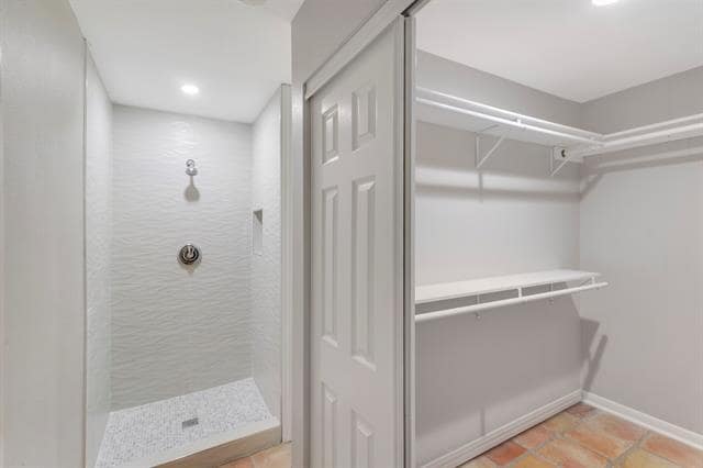 Building Photo - 821 Wisteria Way