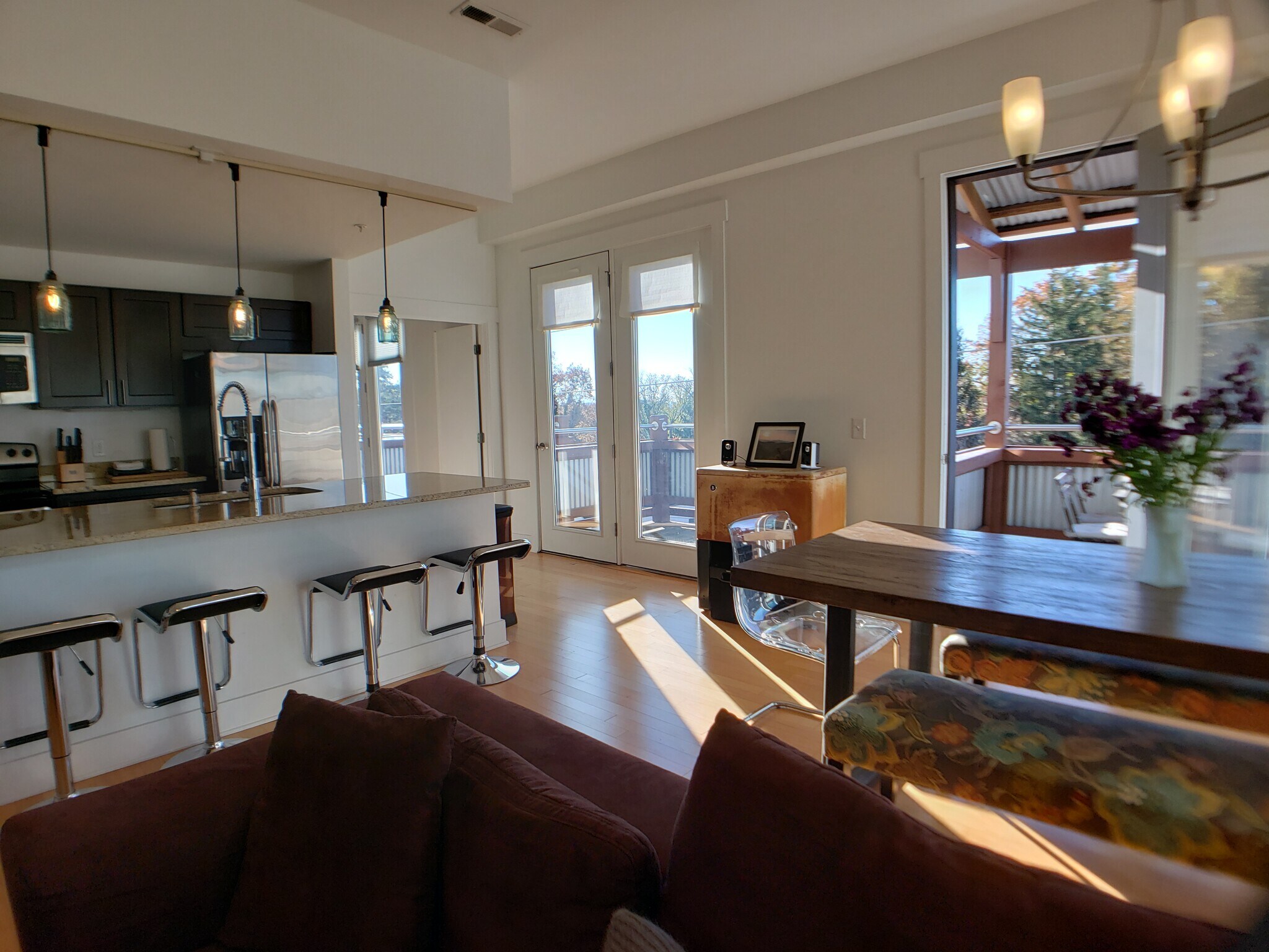 Building Photo - 915 Haywood Rd