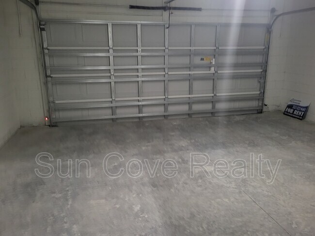 Building Photo - 1604 W Gainsboro Ln