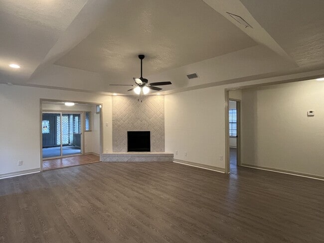 Building Photo - 3 Bedroom 2 Bath Southside!!