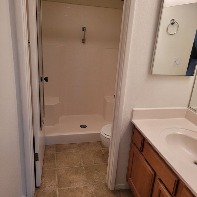 Building Photo - !!REDUCED RENT!!! Condo, 2 Bedroom, Southside