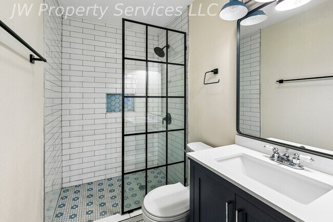 Building Photo - 5225 Magazine St