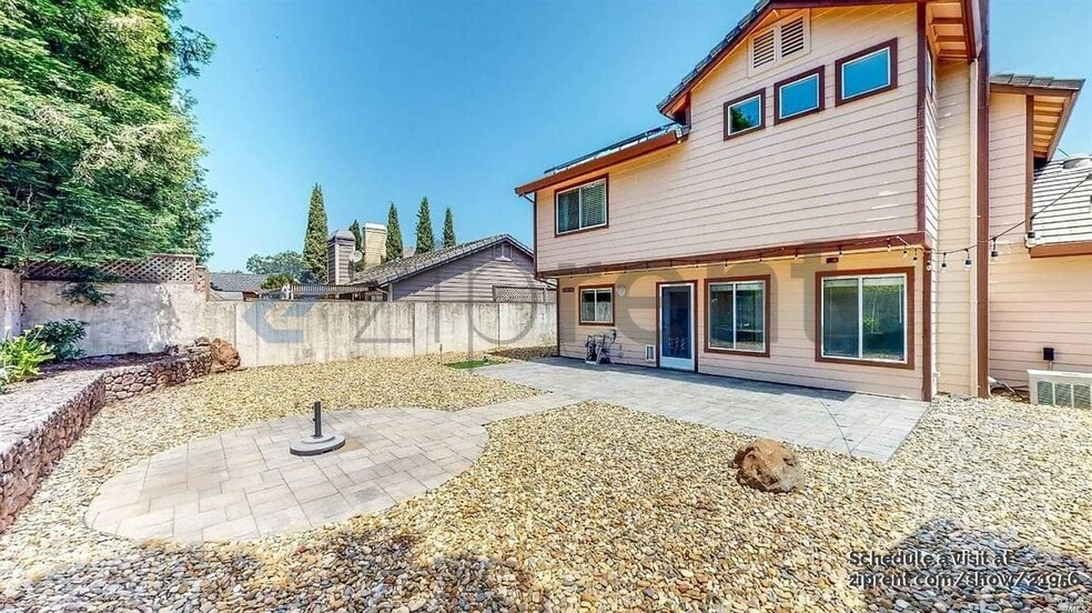 Building Photo - 9404 Lazy Creek Dr