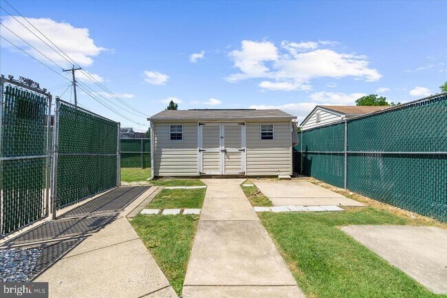Building Photo - 1268 Delbert Ave