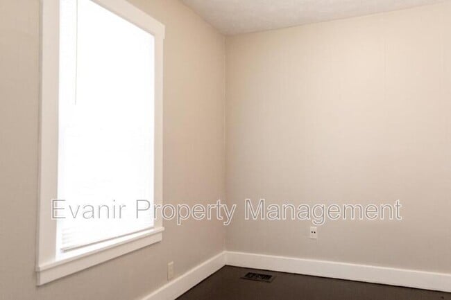 Building Photo - 1532 Bowman Ave