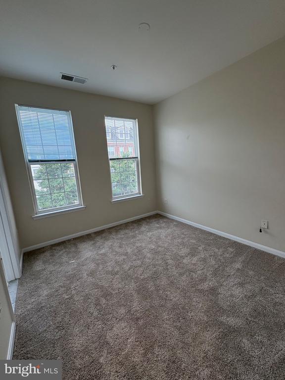 Building Photo - 5618 Lanier Ave