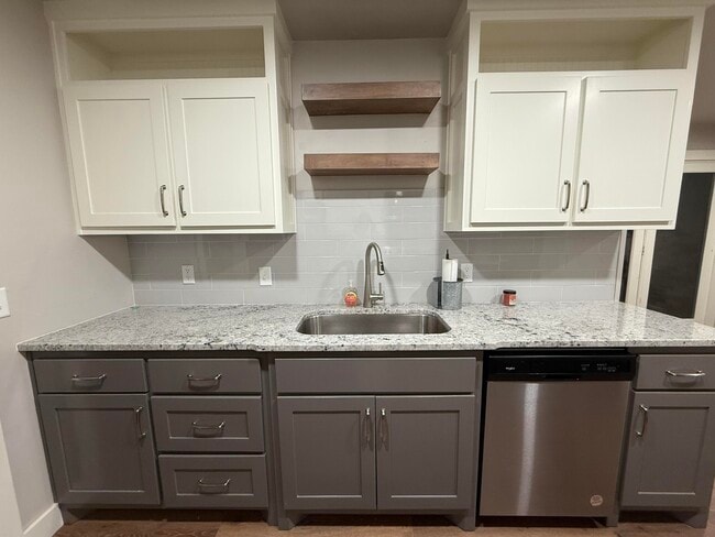 Building Photo - 9712 Memphis Ave