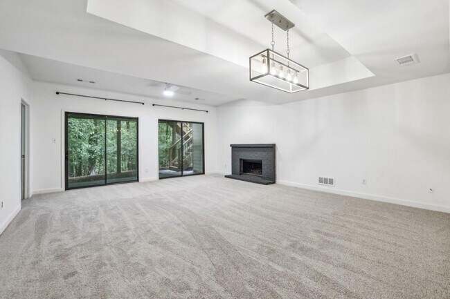 Building Photo - 110 Westchester Way