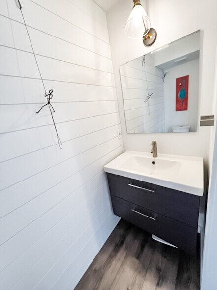 new 1/2 bathroom connected to den - 649 Foxtail St