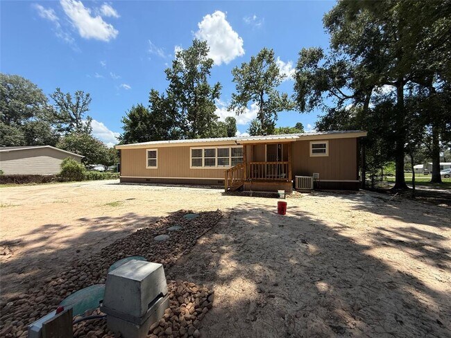 Building Photo - 16767 Oak Knoll Dr