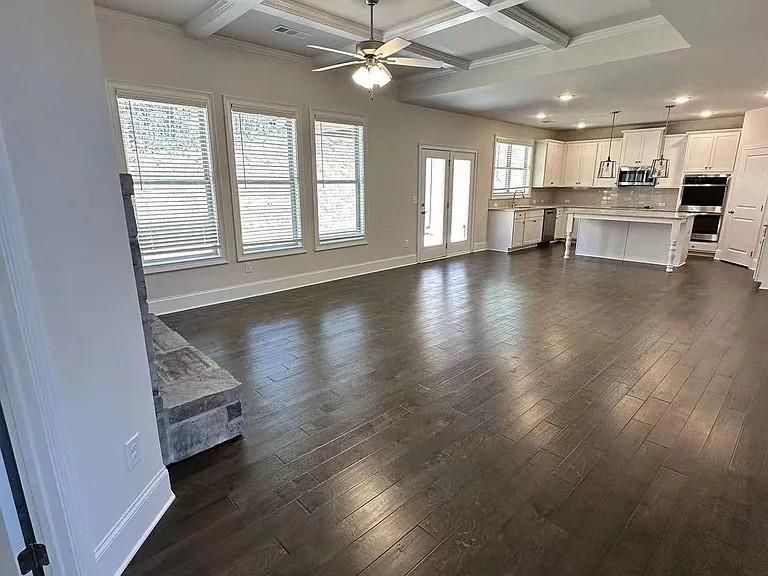 Building Photo - 1850 Silver Crst Wy