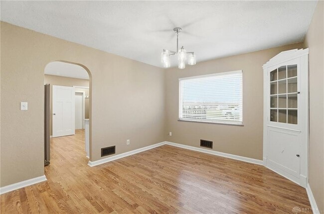 Building Photo - 318 E Central Ave