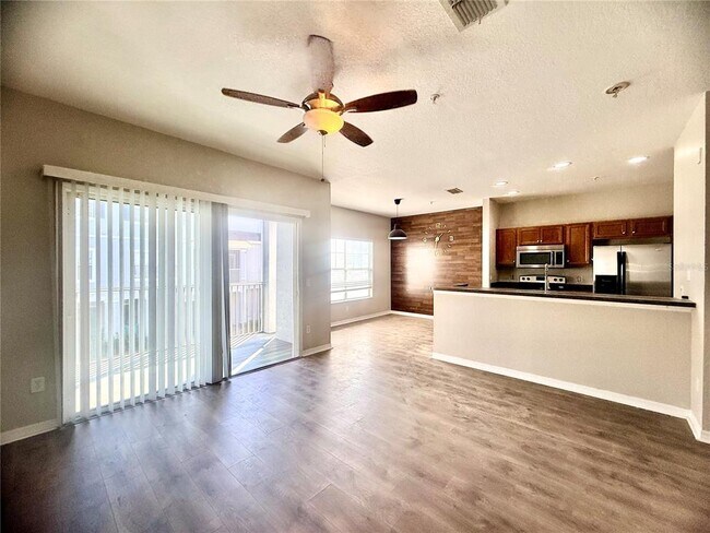 Building Photo - 2424 Grand Central Pkwy