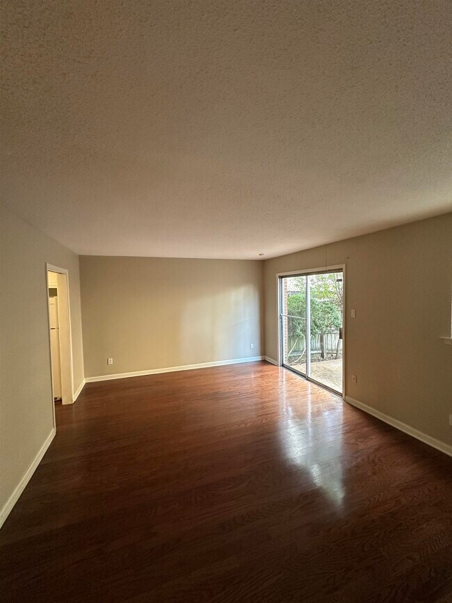 Building Photo - 443 N Highland St