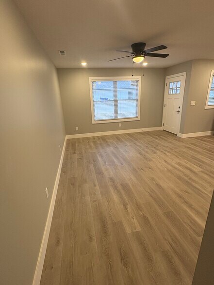 Building Photo - 4811 Richmond Dr