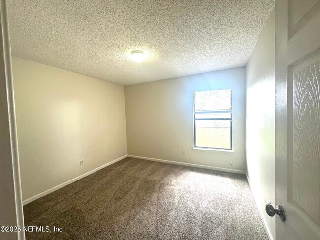 Building Photo - 345 Wildberry Ct