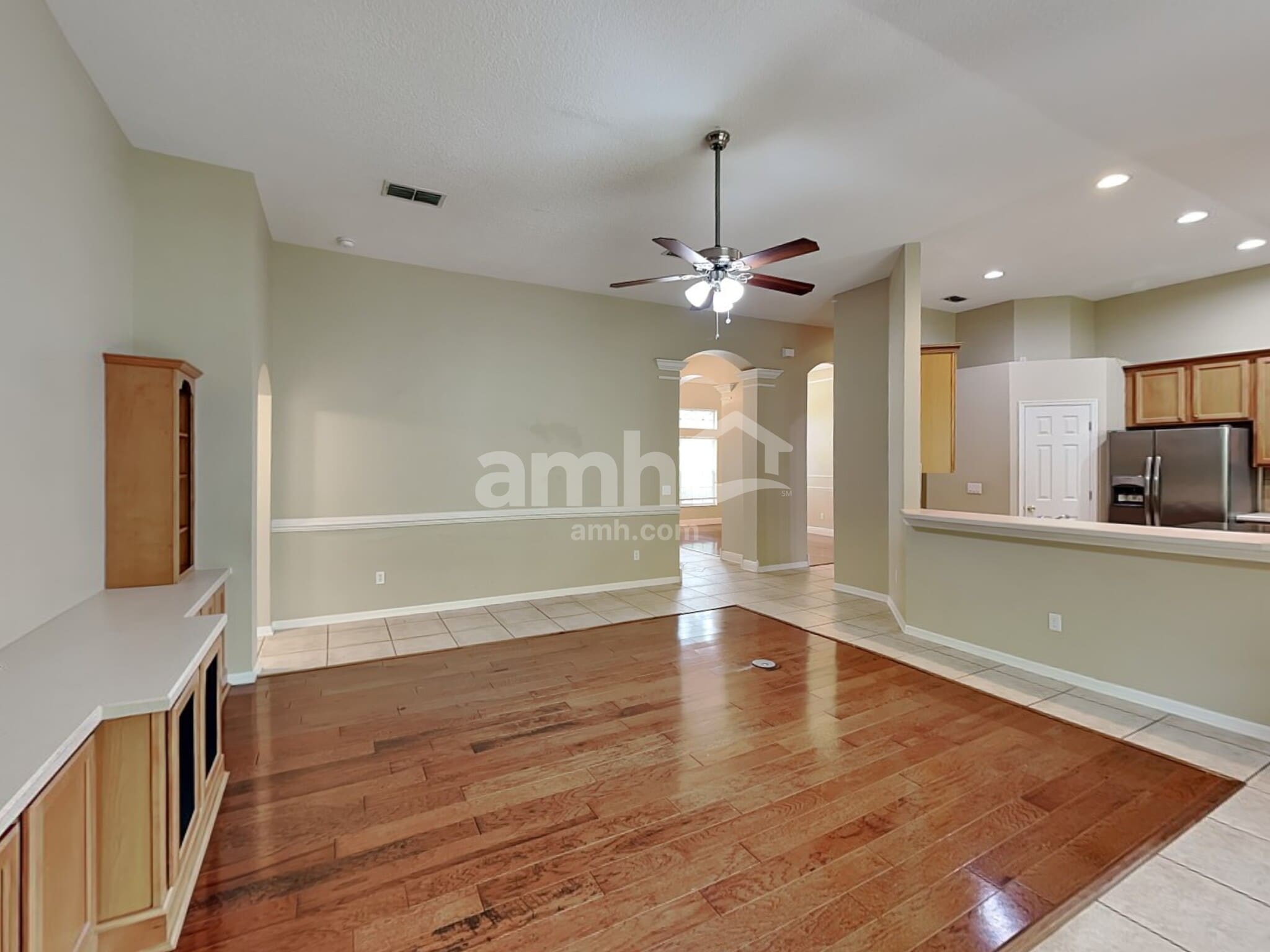 Building Photo - 883 Moonluster Dr