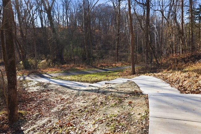 Building Photo - 1017 Venifena Terrace SE