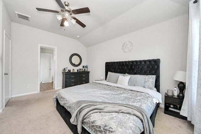 Building Photo - 2643 Ridgeback Dr