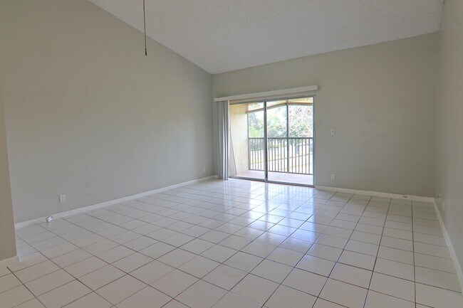 Building Photo - 719 Gardens Dr