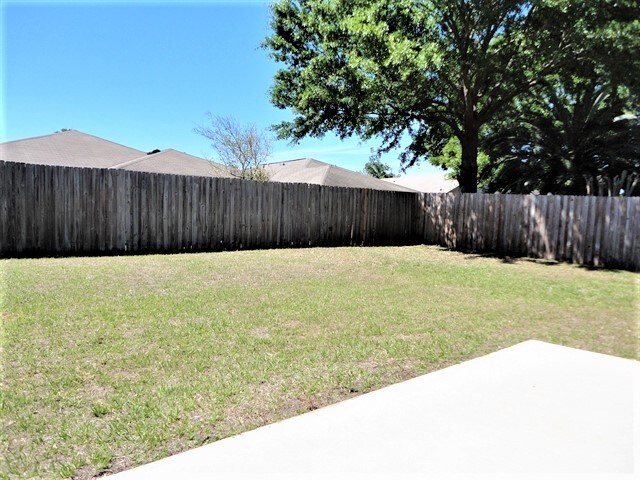 Building Photo - 522 Beth Ann St