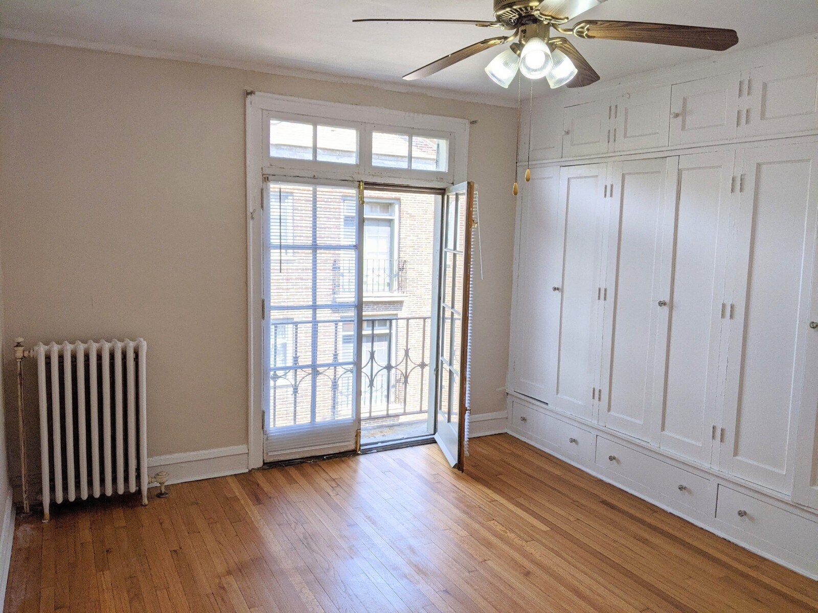 Building Photo - 905 Elmwood Ave