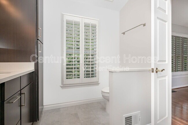 Building Photo - 8002 Tanworth Ct