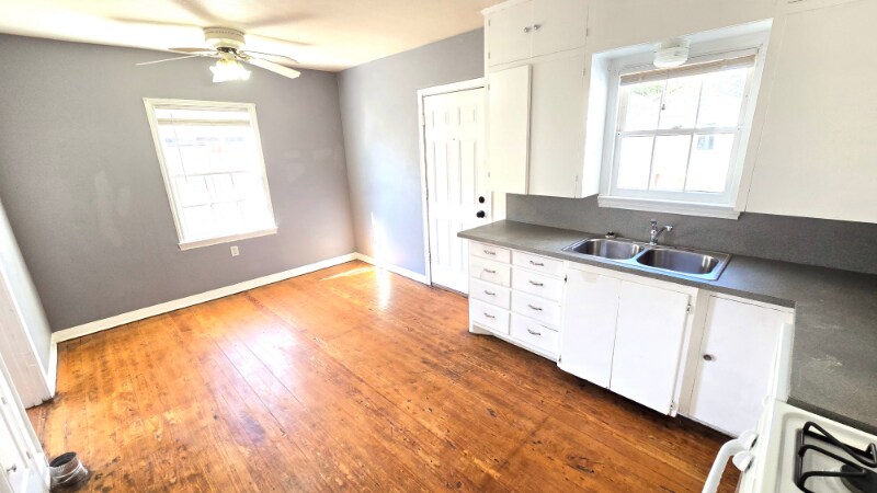 Building Photo - 1720 23rd St