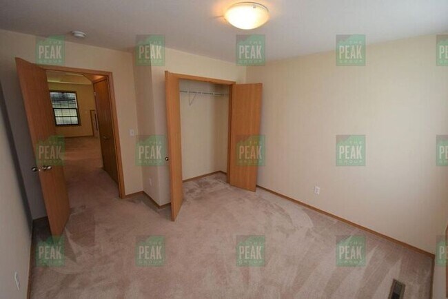 Building Photo - Home For Rent In Aurora