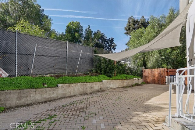 Building Photo - 24334 Crestlawn St