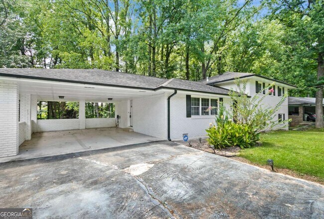 Building Photo - 1025 Hilburn Dr SE