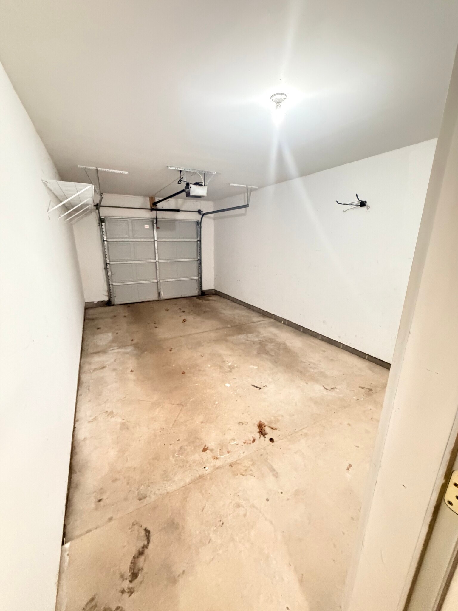 Building Photo - 5647 Hampshire Ln