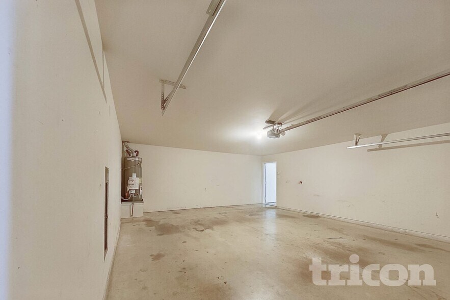 Building Photo - 522 Golden Bell Dr