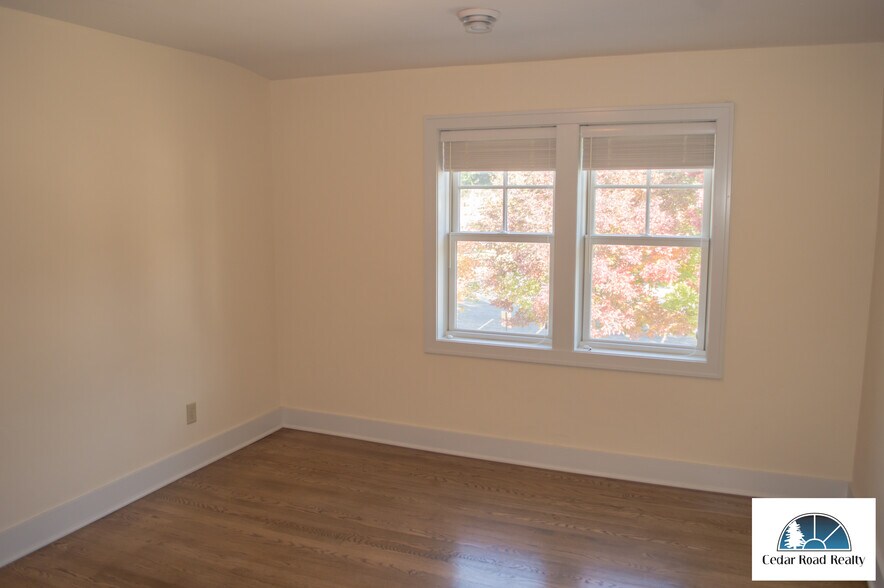 Building Photo - 209 E Jackson St