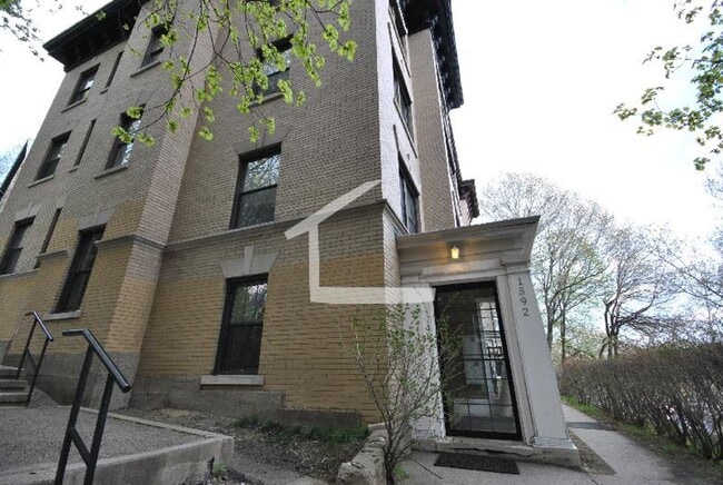 Building Photo - 1588 Beacon St