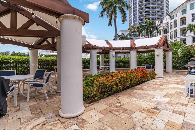 Building Photo - 3700 Island Blvd