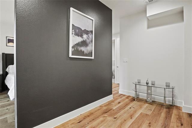 Building Photo - 183 S Prairie Ave