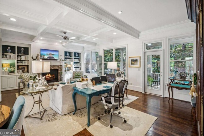 Building Photo - 9026 Riverbend Manor