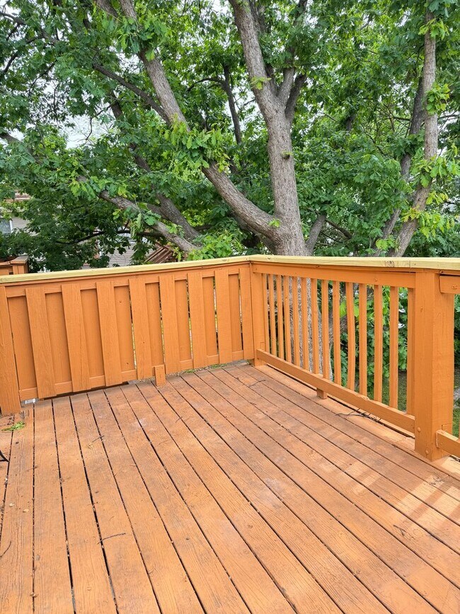 Building Photo - 1618ELL