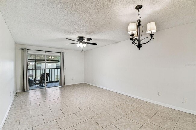 Building Photo - 3803 N Oak Dr
