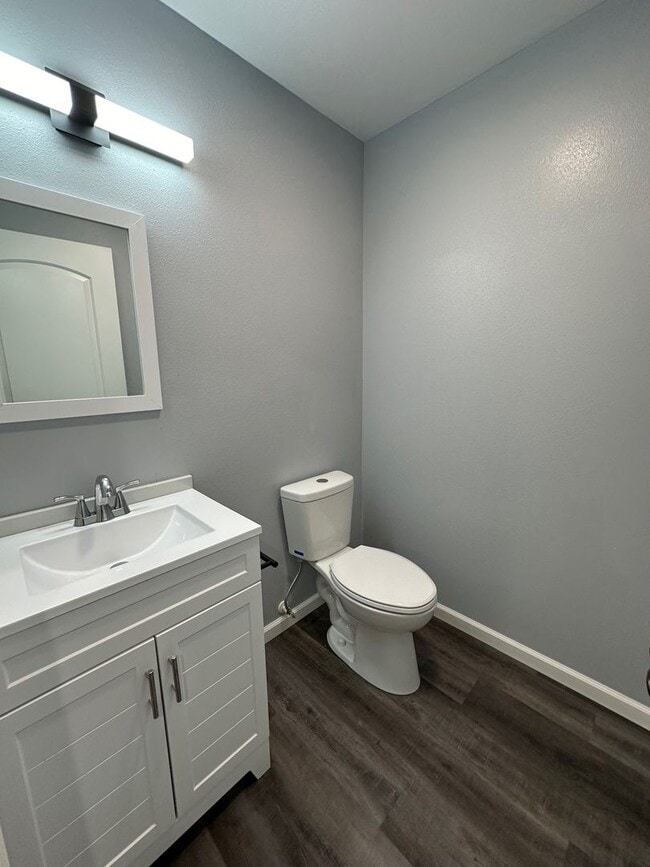 Building Photo - New Energy Efficient Constuction!