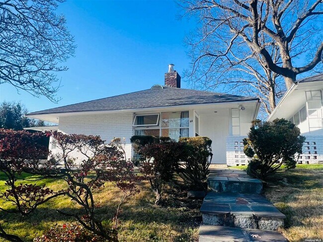 Primary Photo - 85 Searingtown Rd