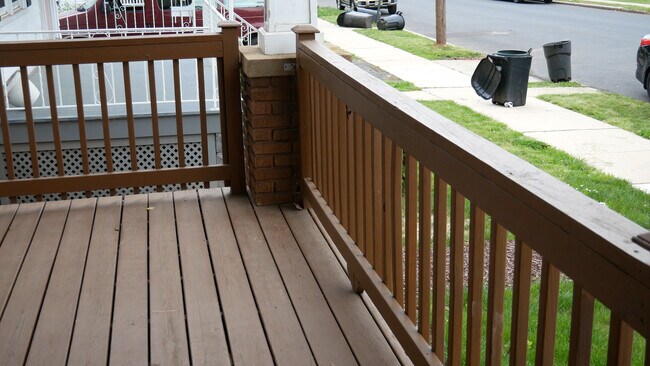 Building Photo - 96 Huntington St