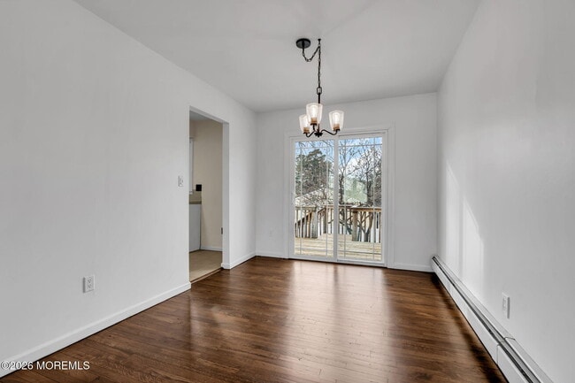 Building Photo - 613 Champlain St