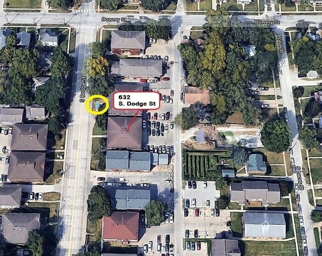 Building Photo - $1,250 | 3 Bedroom, 1 Bathroom Apartment | No Pets | Available for August 1st 2026 Move In!