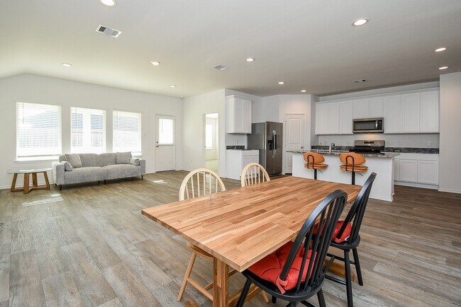 Building Photo - 2827 Bur Lndg Ln