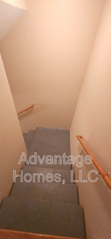 Building Photo - 809 Midjay Dr