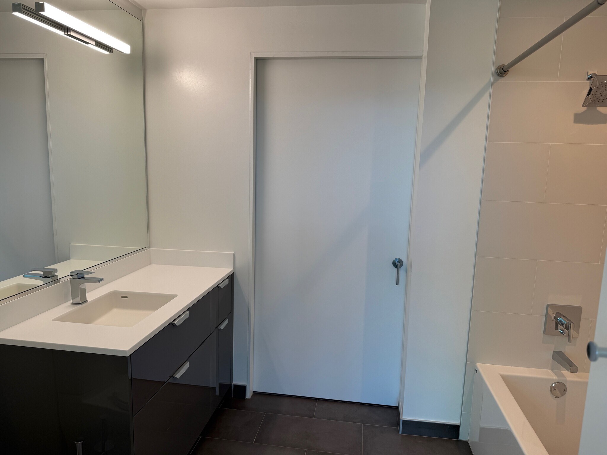 Building Photo - 1000 3rd St