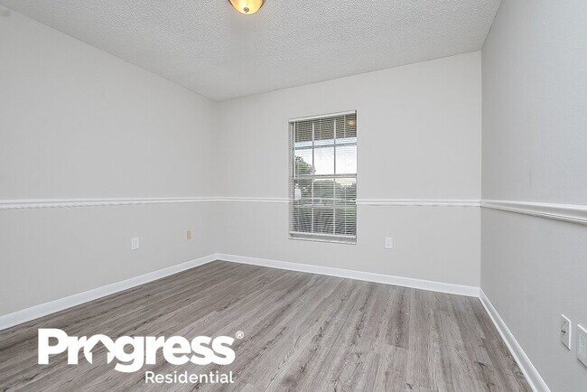 Building Photo - 3412 Groveview Dr